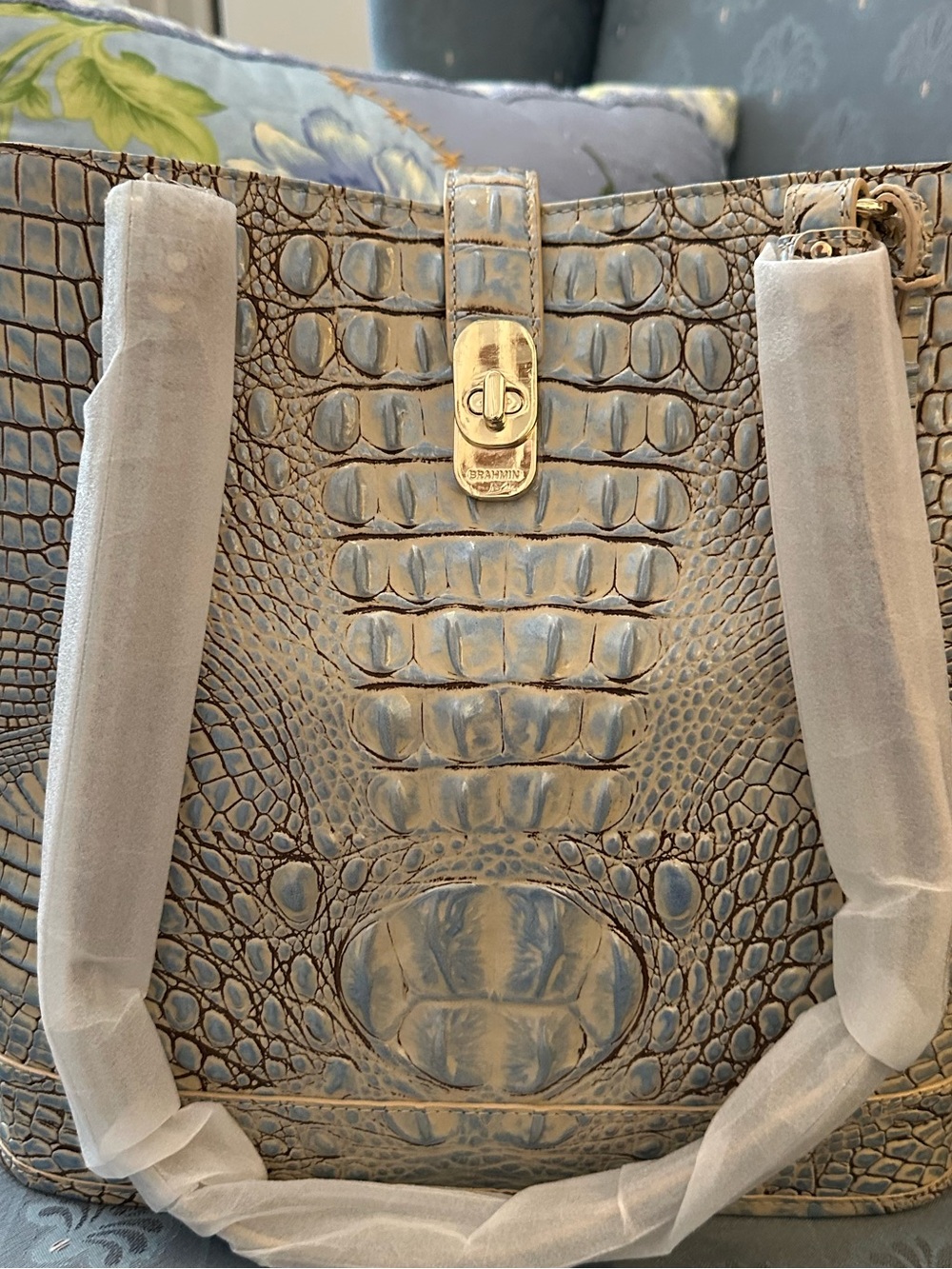 Price Reduced. Brahmin Blue Haze Fiora Leather Bucket HTF Retired No offers - Picture 2 of 14